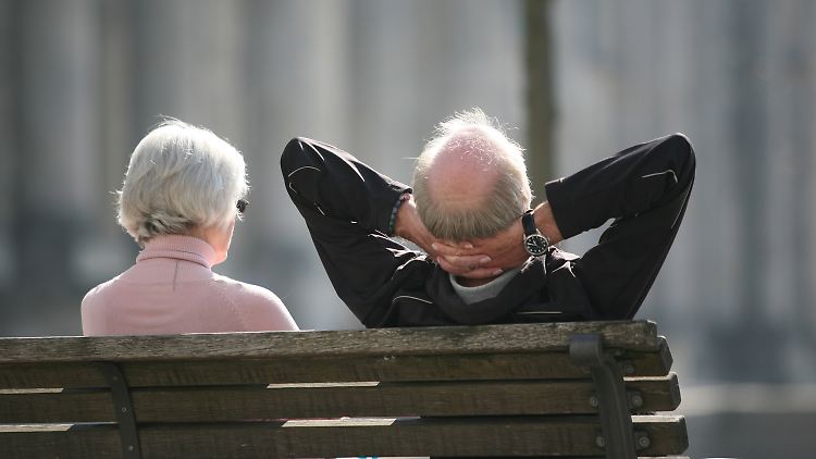 Die Rente steigt weiter mit den Löhnen: Für die jetzt in Rente gehenden Babyboomer ist das eine gute Nachricht, für die Beitragszahler eher nicht.