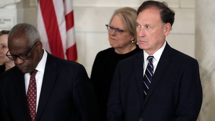 Richter Samuel Alito (r.) hält sich für objektiv.