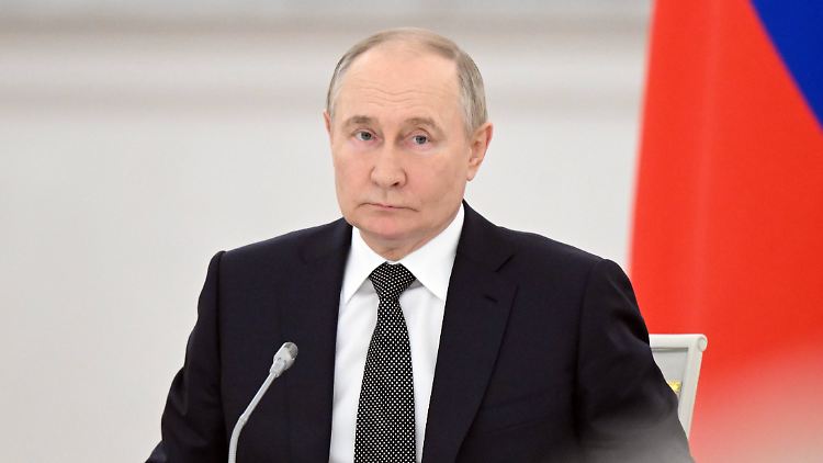Sieht alle rund 145 Millionen Einwohner Russlands im Krieg: Wladimir Putin.