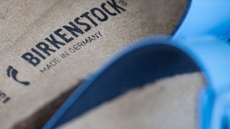 Unter dem Strich sprang Birkenstocks Quartalsgewinn um 45 Prozent auf 72 Millionen Euro nach oben.