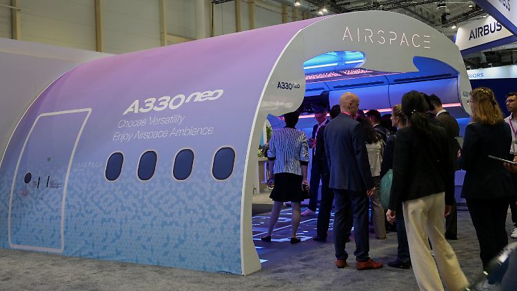 Airbus hatte die Sorge, dass in Europa gebaute Langstrecken-Jets durch die Sanktionen faktisch nicht mehr nach Kanada eingeführt werden dürften.