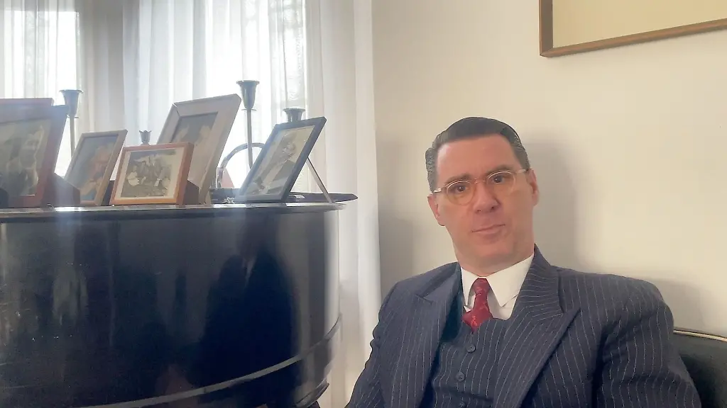 Der-Pianist-und-Bandleader-Andrej-Hermlin-in-seinem-Haus-in-Berlin