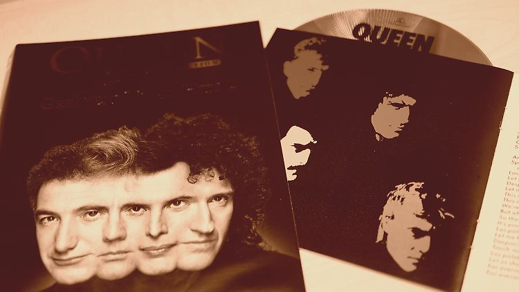 Die verbliebenen Bandmitglieder Brian May, Roger Taylor, John Deacon und der Nachlass Freddie Mercurys würden in zu gleichen Teilen bei einem Verkauf mitverdienden.