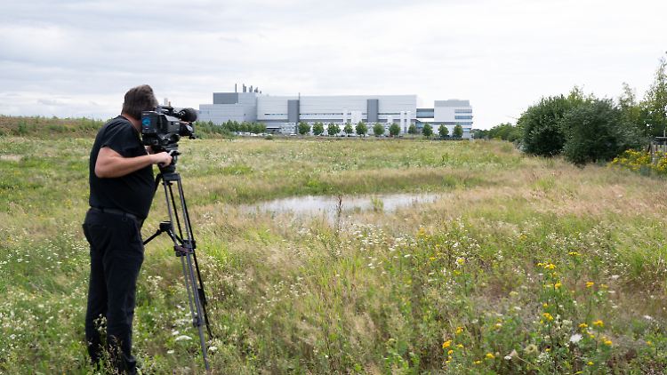 Ein Standortvorteil Ostdeutschlands ist die geringe Besiedlungsdichte und die größeren Flächen. Auf dieser hier soll eine Chip-Fabrik des Weltmarktführers TSMC entstehen. 