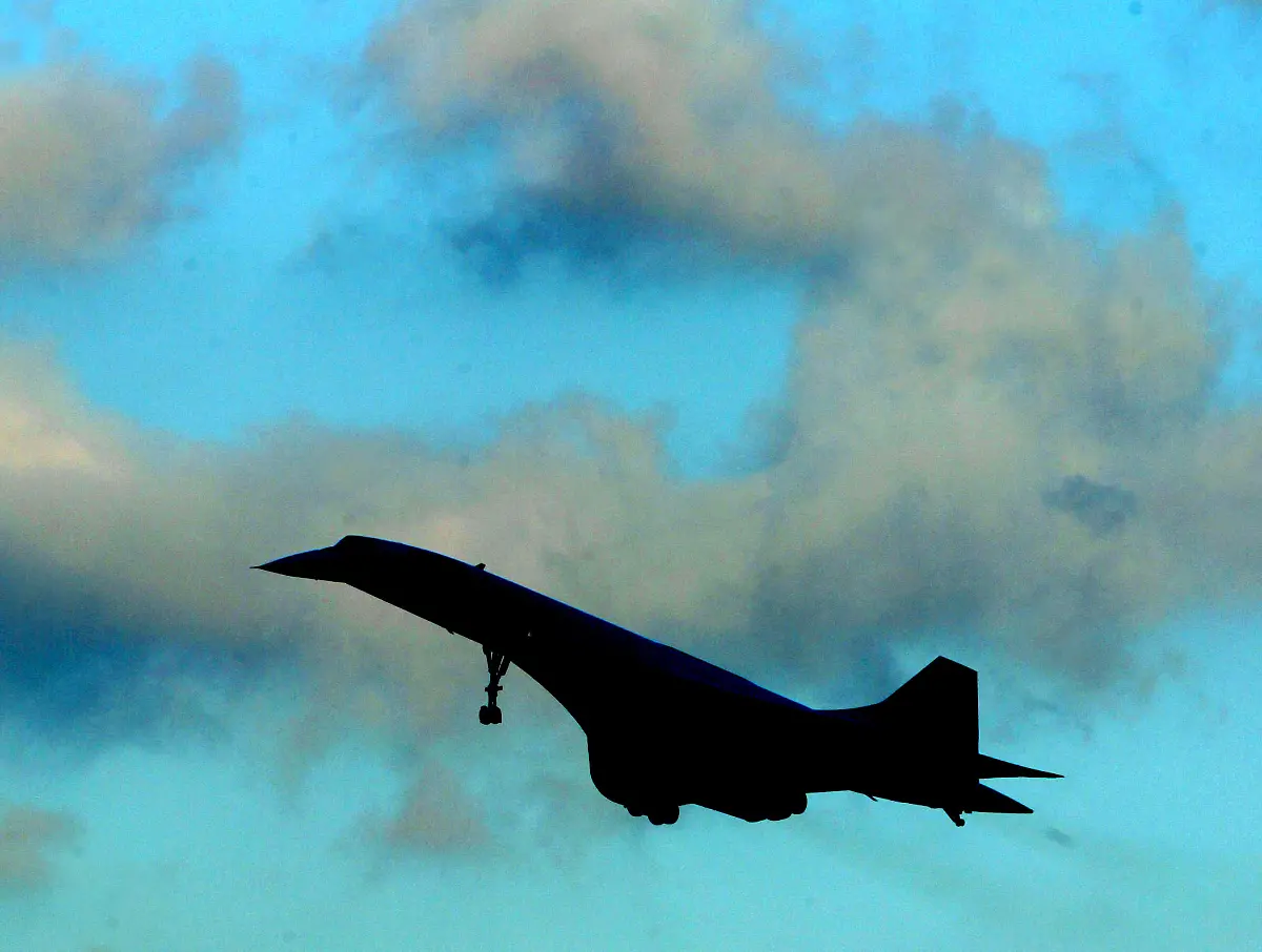 2003-10-24T000000Z-1425717698-RP4DRIFSGJAC-RTRMADP-3-BRITAIN