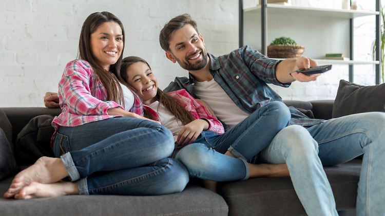 Wer jetzt einen Mobilfunkvertrag bei Klarmobil abschließt, bekommt das Fernsehvergnügen frei Haus.