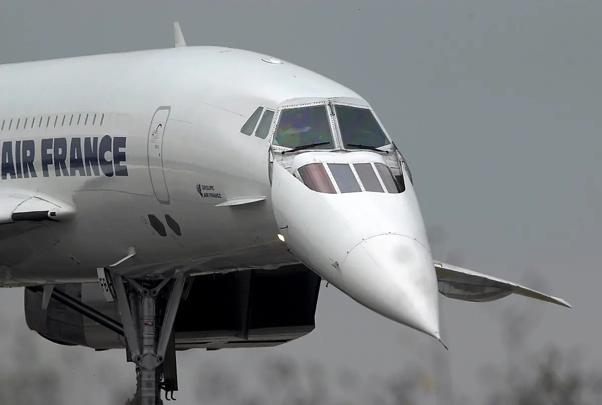 2001-08-30T120000Z-1336804644-PBEAHUKYFEH-RTRMADP-3-CONCORDE