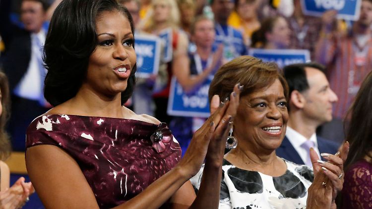 Michelle Obama und ihre Mutter Marian Robinson bei einer Veranstaltung der Demokraten im Jahr 2012.