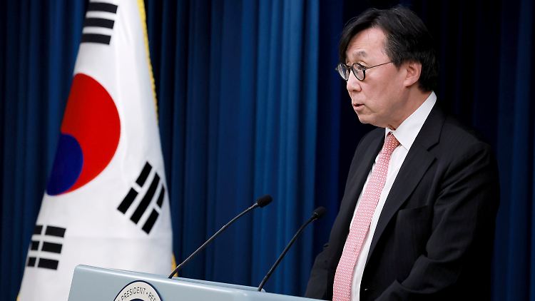 Südkoreas Nationaler Sicherheitsberater, Chang Ho Jin, spricht während eines Briefings über die Sitzung des Nationalen Sicherheitsrates in Seoul. 