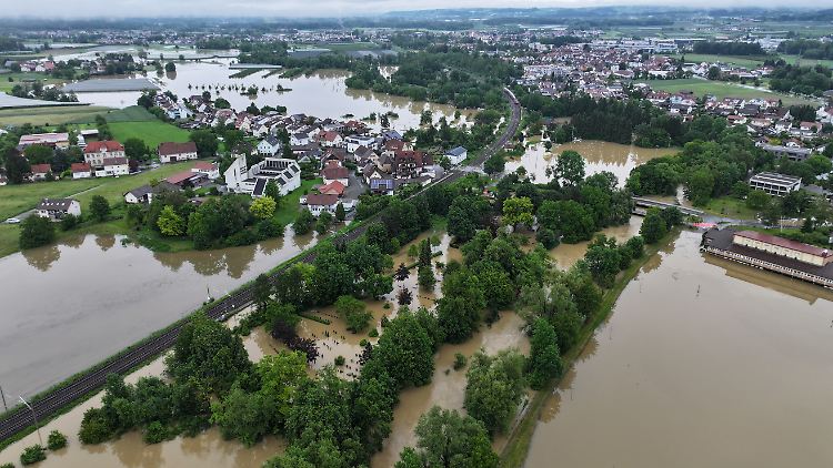 Die teils überflutete Bodenseekreis-Gemeinde Meckenbeuren warnt vor Hochwasser-Tourismus.