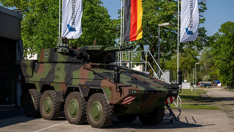Ein Panzer auf dem Gelände von Rheinmetall.