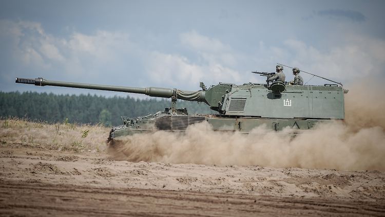 Die Panzerhaubitze 2000 ist das Standardgeschütz der deutschen Artillerietruppe.