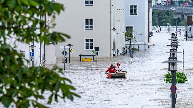 Mehrere Landkreise und die Städte Passau und Regensburg haben den Katastrophenfall ausgerufen. 