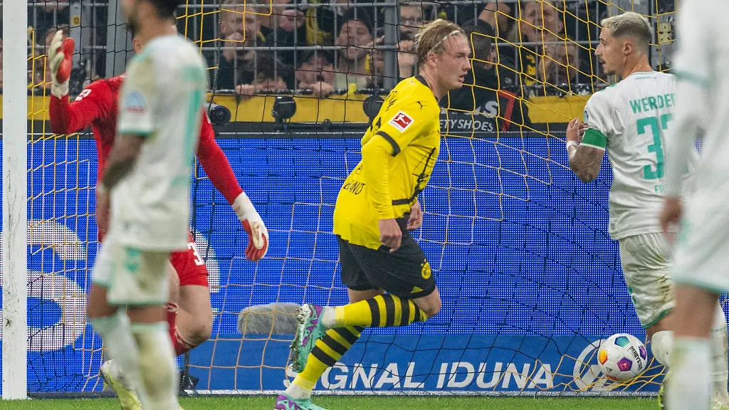 Dortmunds-Julian-Brandt-M-jubelt-nach-seinem-Tor-zum-1-0