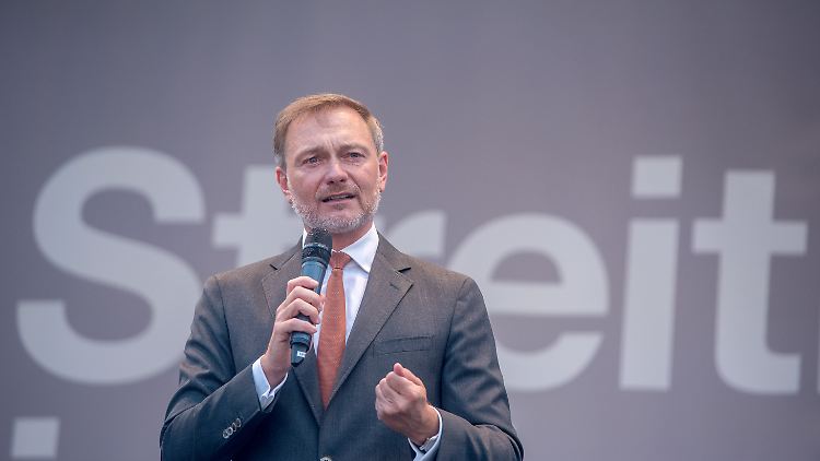 Lindner will gegen die "heimliche und daher feige Steuererhöhung" vorgehen.
