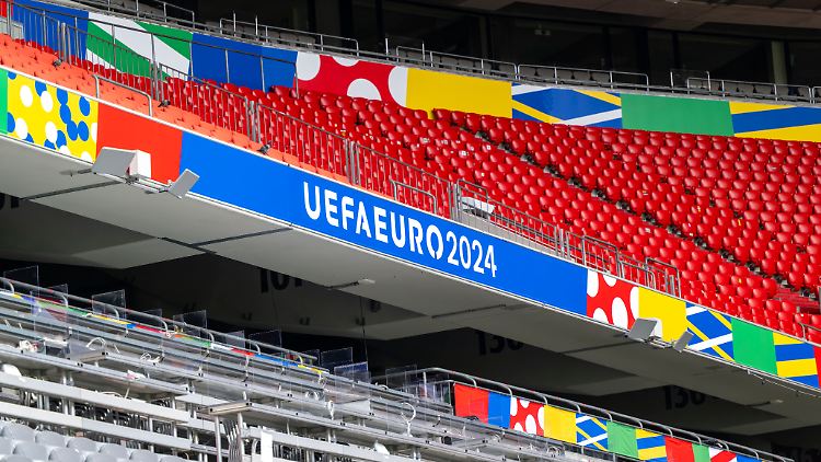 Hoffen auf die Fußballfans: Die deutsche Wirtschaft kann derzeit jede Unterstützung gebrauchen.