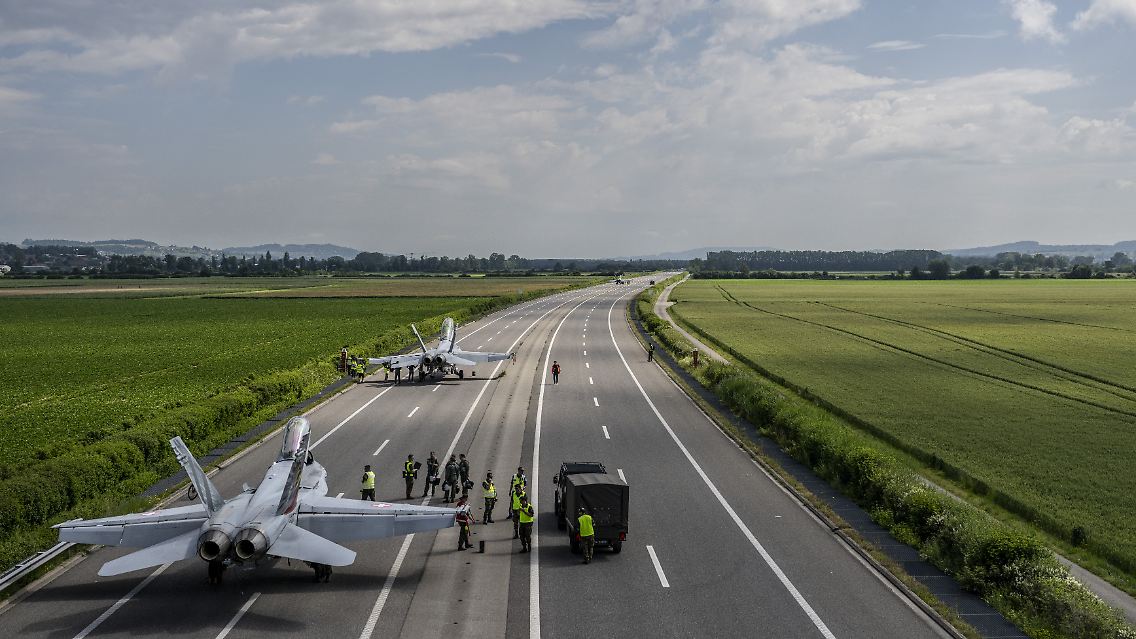 Auf dem gesperrten Autobahnabschnitt waren die Leitplanken entfernt worden.