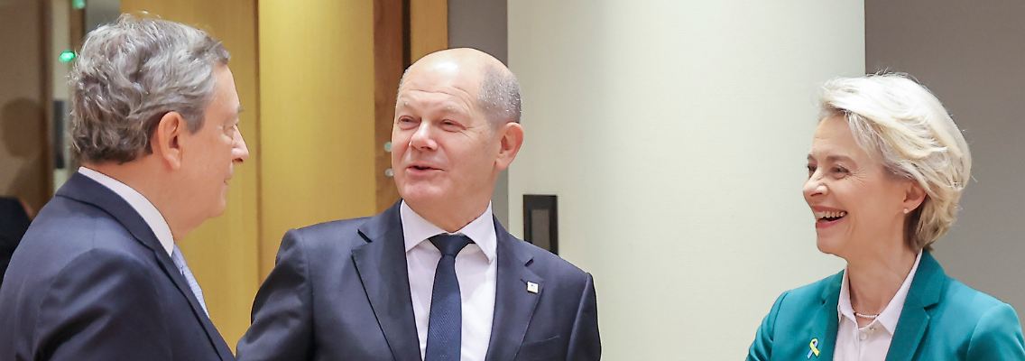 385640117.jpg
