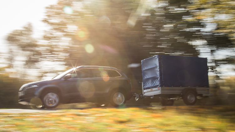 Einfach den Anhänger ans Auto kuppeln und losfahren ist keine gute Idee.