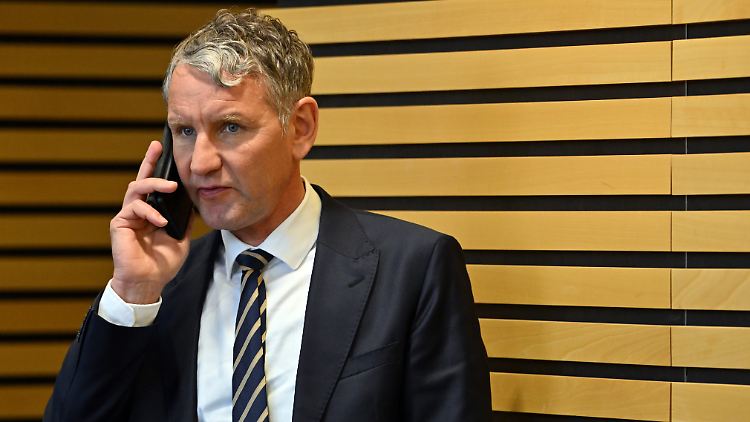 Höcke will weiter eine Parteireform - das Duo Weidel/Chruppall lässt er zunächt gewähren.