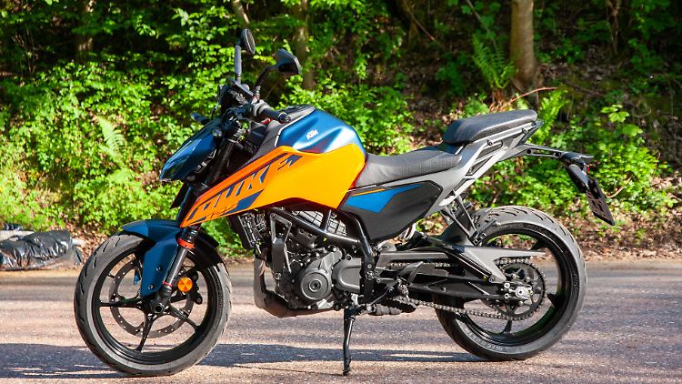 Der österreichische Hersteller KTM spendiert der 125er Duke neue Motoren, neue Rahmen und eine umfangreiche Elektronik.