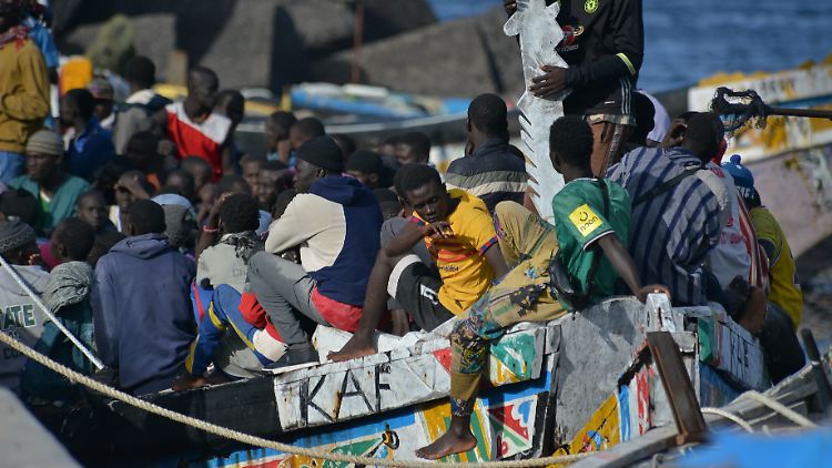 Seit Jahren ist die spanische Inselgruppe Zufluchtsort für Migranten, wie hier im Oktober 2023.