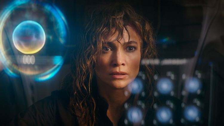 Kämpft gegen eine böse KI: Atlas Shepherd (Jennifer Lopez)