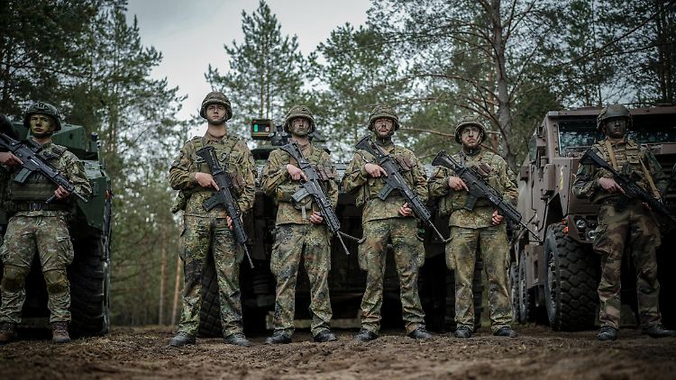 Deutsche Soldaten bei einer NATO-Übung. Im vergangenen Jahr schrumpfte die Bundeswehr auf 181.500 Soldatinnen und Soldaten.