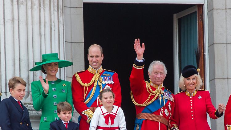 Das Königshaus während der "Trooping the Colour"-Parade im vergangenen Jahr. Kates diesjährige Anwesenheit ist noch unklar.
