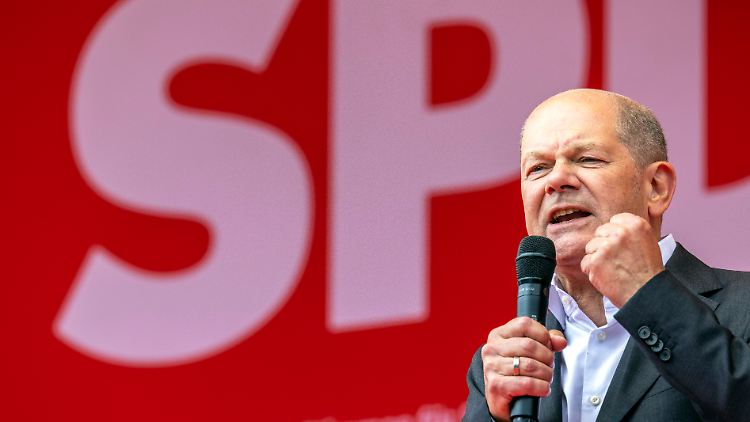Scholz predigt in Duisburg "Besonnenheit, Besonnenheit, Besonnenheit". 