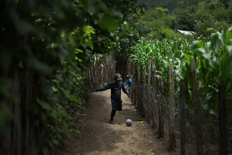 2023-10-12T100438Z-1769347082-RC25P2A6WYSI-RTRMADP-3-GUATEMALA-CLIMATECHANGE-HUNGER-VILLAGE