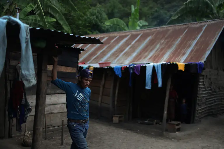 2023-10-12T100443Z-125531387-RC26P2AHCK1N-RTRMADP-3-GUATEMALA-CLIMATECHANGE-HUNGER-VILLAGE