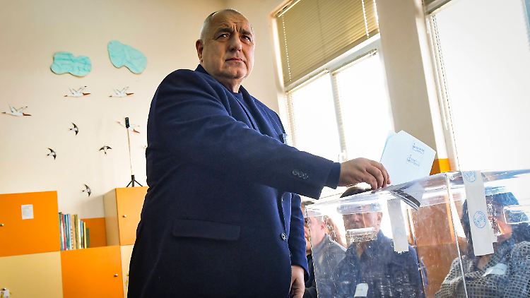 Boiko Borissow bei der Stimmabgabe im vergangenen Jahr.