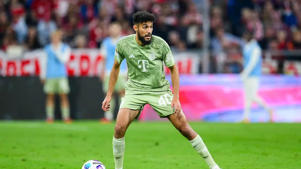 Sorgte-mit-einem-Instagram-Beitrag-fuer-Aufsehen-Bayern-Profi-Noussair-Mazraoui