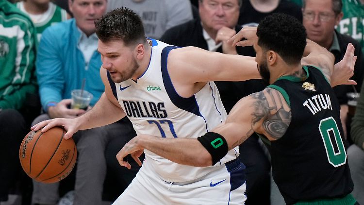 Luka Doncic kämpfte  vergeblich gegen die Boston Celtics.