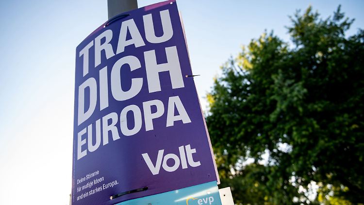 "Trau dich Europa": Ein Wahlplakat der Partei "Volt".