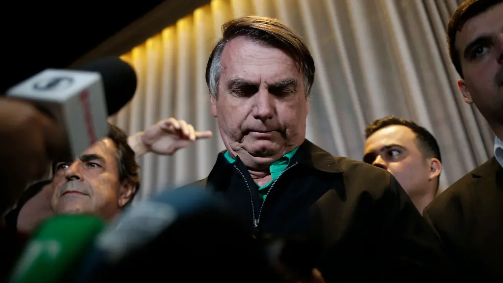 In-dem-Abschlussbericht-des-Untersuchungsausschusses-werden-Jair-Bolsonaro-versuchter-Umsturz-der-Rechtsstaatlichkeit-politische-Gewalt-und-kriminelle-Verschwoerung-vorgeworfen