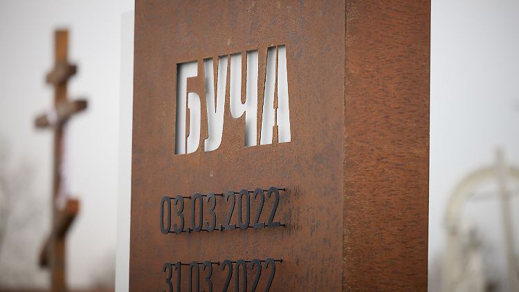 Ein Mahnmal erinnert an die mutmaßlich schlimmsten 28 Tage in der Geschichte von Butscha.