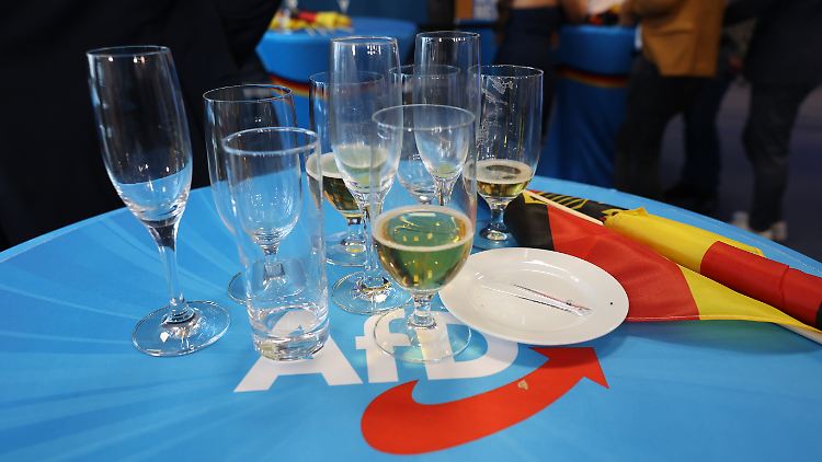 Feierstimmung bei der AfD nach der Europawahl. Die Rechtspopulisten werden zweitstärkste Kraft.