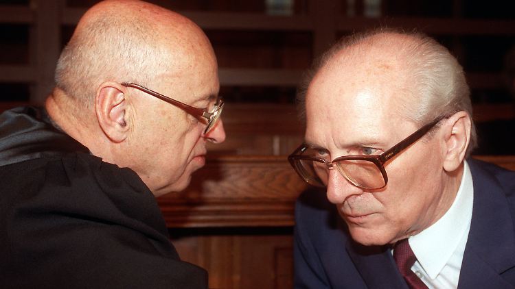 Friedrich Wolff war Erich Honeckers Verteidiger im Prozess 1992 in Berlin (v.l.).