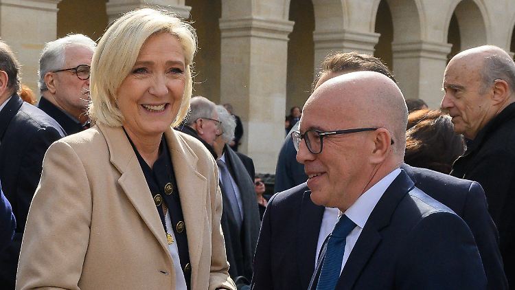 Eric Ciotti (r.) suchte bereits im März die Nähe von Marine Le Pen. 
