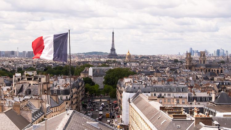 "Ich vertraue auf die Fähigkeit des französischen Wahlvolks, die beste Wahl für sich und für die künftigen Generationen zu treffen", sagte Macron am Abend der Europawahl.