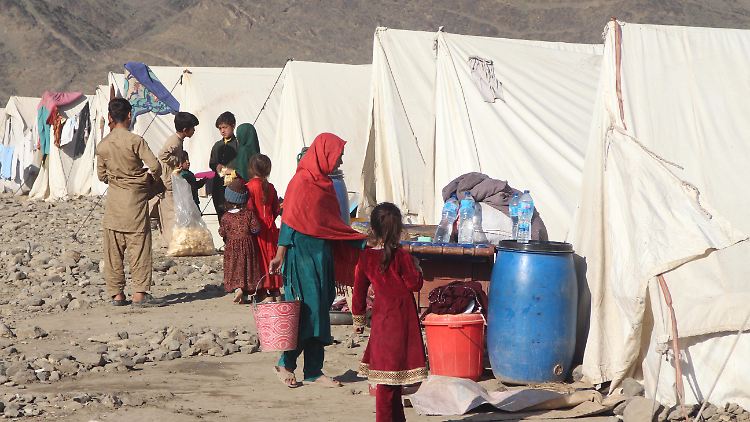 Afghanische Flüchtlinge am Grenzübergang Torkham in der Provinz Nangarhar.