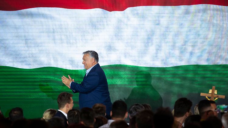 Viktor Orban lenkt zwar ein, macht aber weiter seinen Standpunkt geltend.