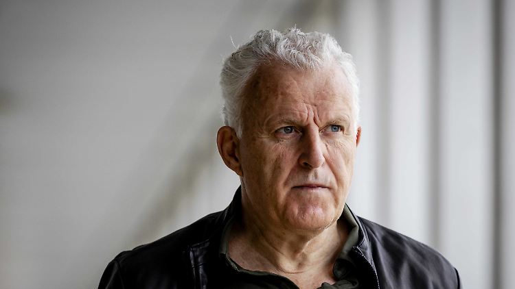Peter Rudolf de Vries war ein niederländischer investigativer Journalist und Publizist, der sich vorrangig der Berichterstattung über Verbrechen widmete.