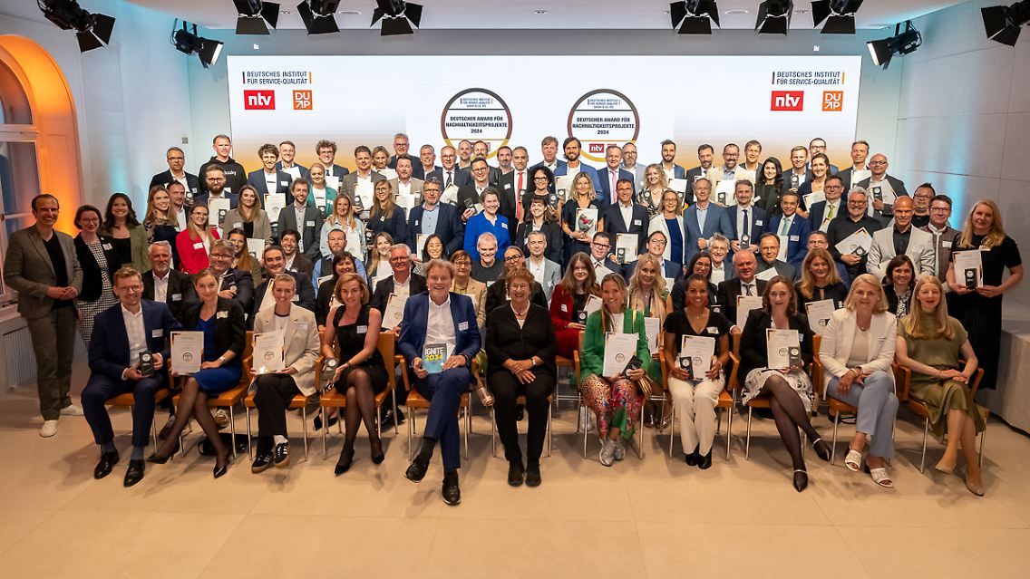Gruppenfoto_Deutscher_Award_für_Nachhaltigkeitsprojekte_12024.jpg