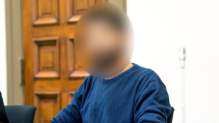 Das Landgericht Hamburg wirft dem Angeklagten Geiselnahme, die Entziehung Minderjähriger, Körperverletzung und Waffendelikte vor.