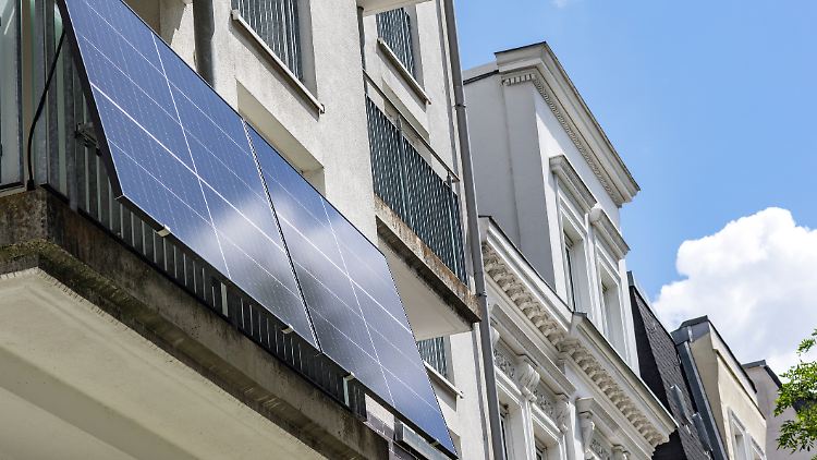 600 oder 800 Watt? Wie viel Leistung darf ein Balkonkraftwerk eigentlich liefern?