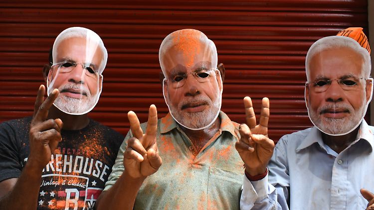 Premierminister Narendra Modi kann nach der Wahl weiterregieren, hat aber überraschend viele Stimmen verloren.
