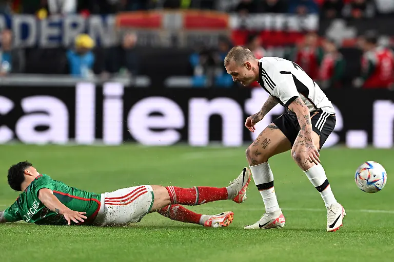 3933dffa176538679c601546ee01a24b